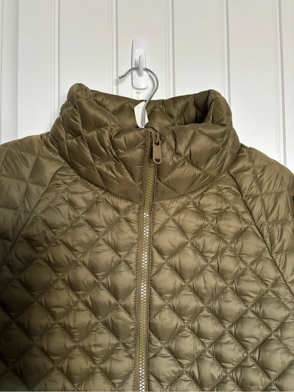 New condition. Athleta whisper featherless jacket.